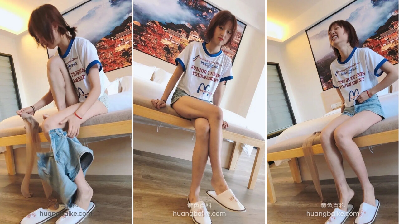 摄影班里的妹子线条很好。用脚伺候男友并不生疏，几下就把人弄得舒服。