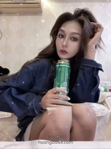 长得好看还超级骚，粉丝爆露脸带纹身铁证，不知两个男人是纯炮友还是她被玩养店