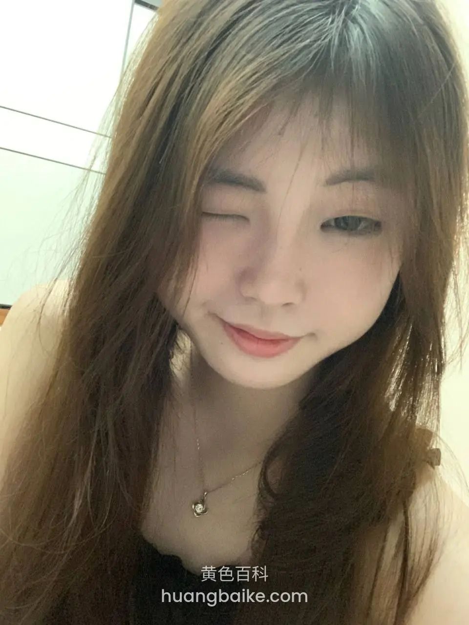 手机镜头前眨眼