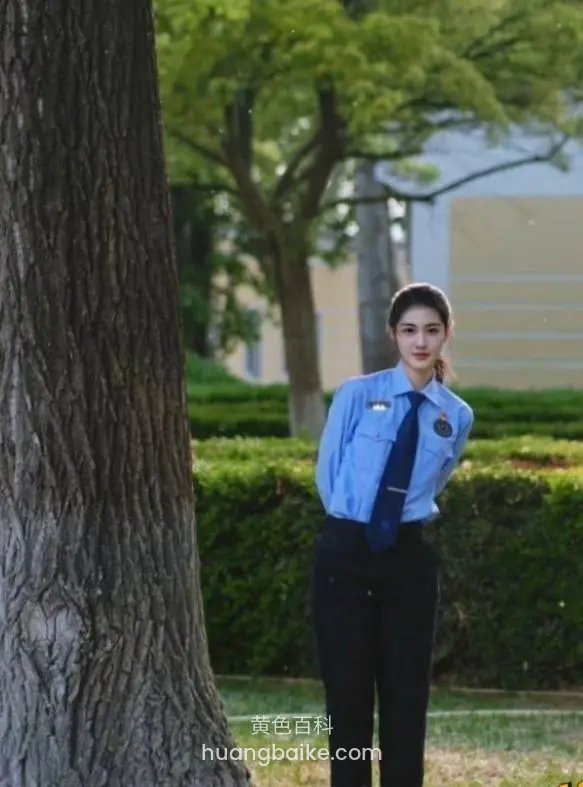 从制服警官沦为富人专属警犬母狗，随意玩弄调教，身材完美叫床超骚，高潮不断让人血脉喷张！