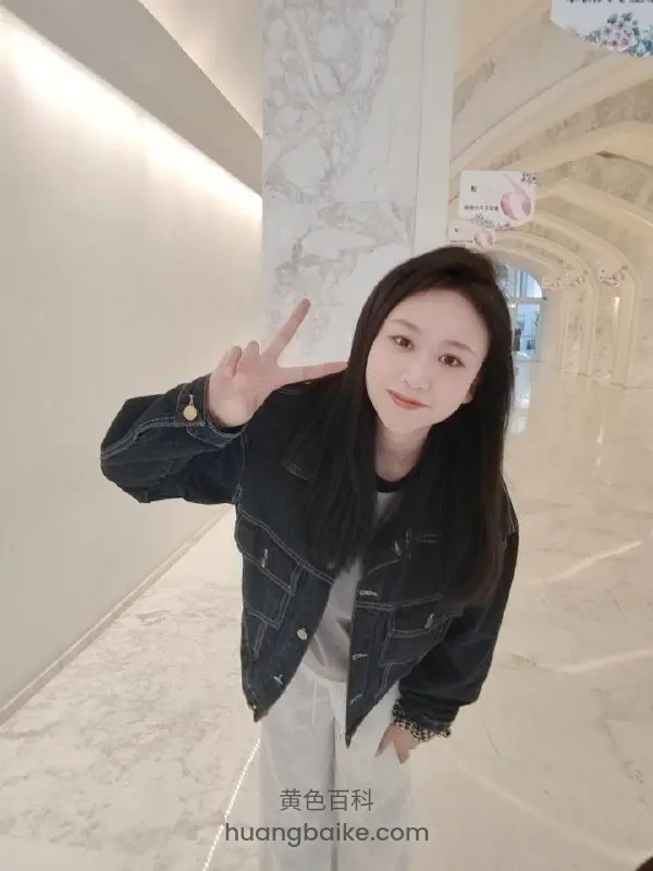 新婚少妇登场，丈夫有绿帽癖，就爱把风骚妻子分享给别人。