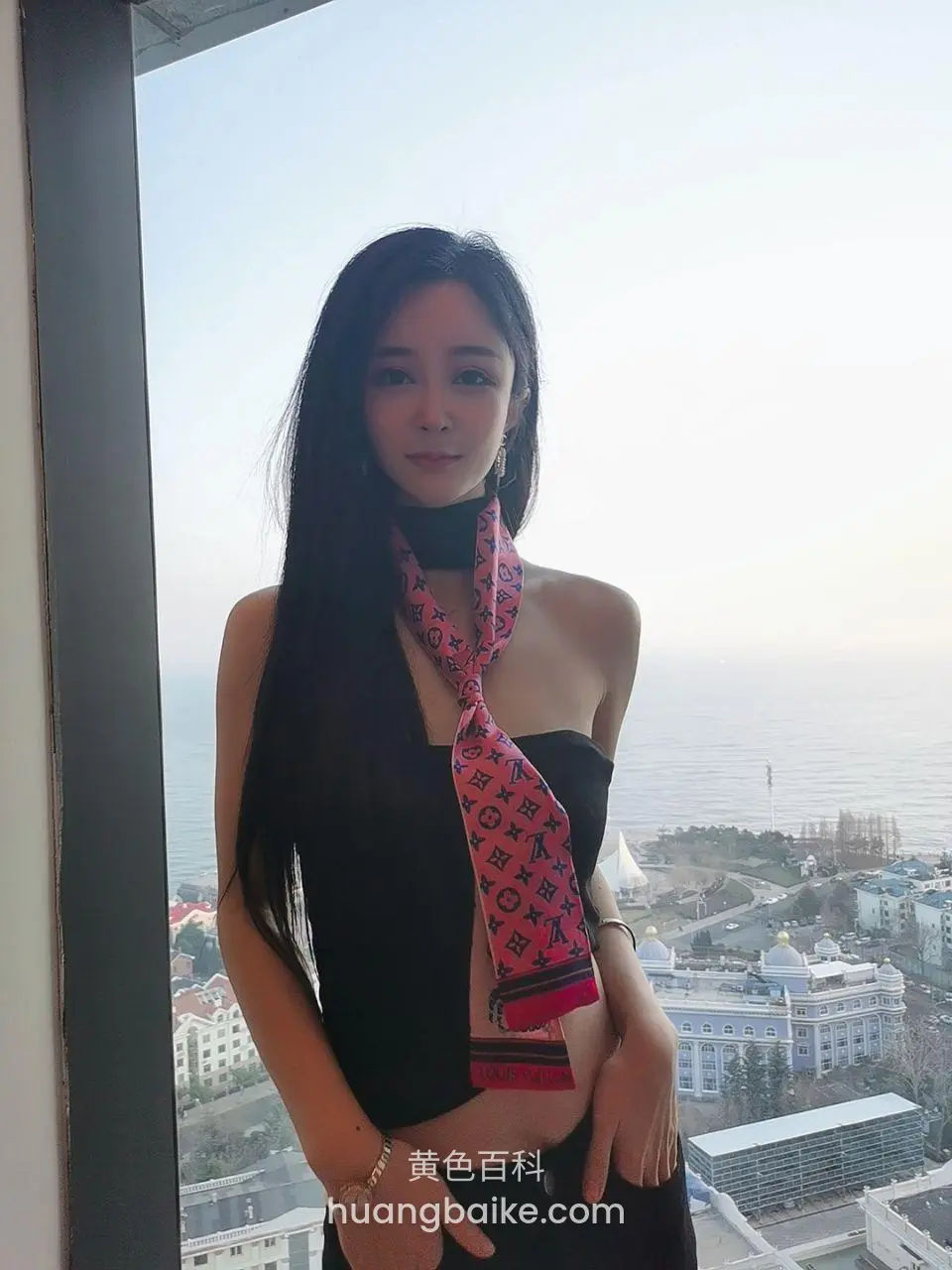 落地窗前俯视镜头看海景