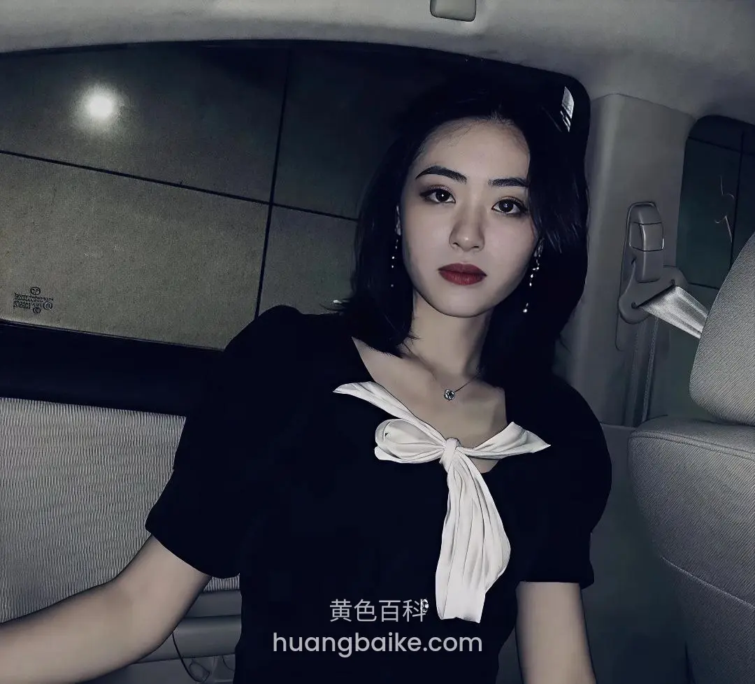 车后座回头看镜头