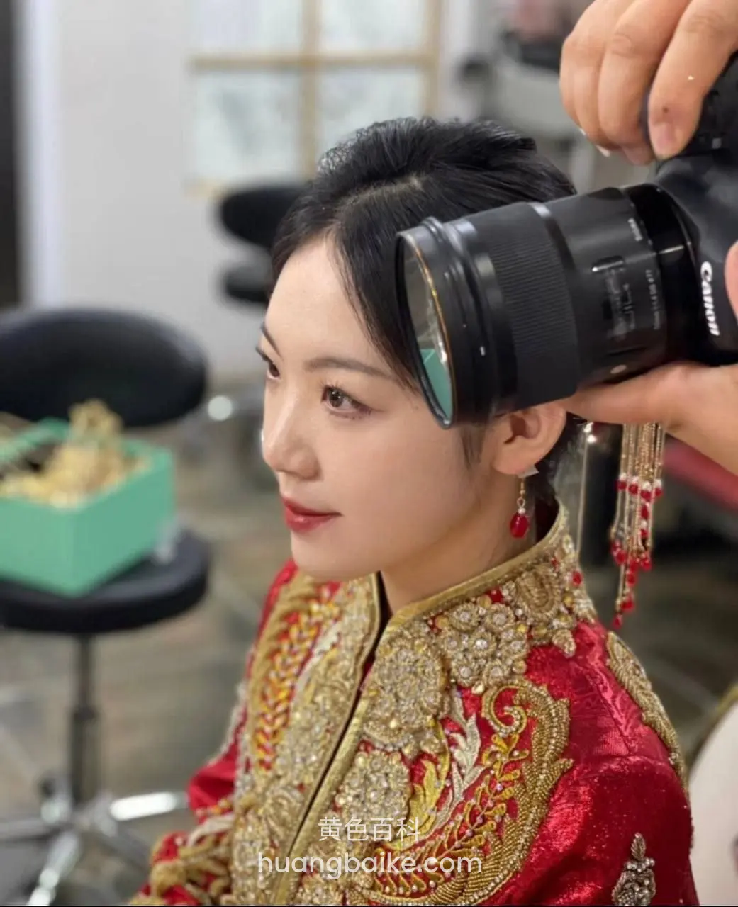 吕金梦侧脸 相机镜头贴近眼部