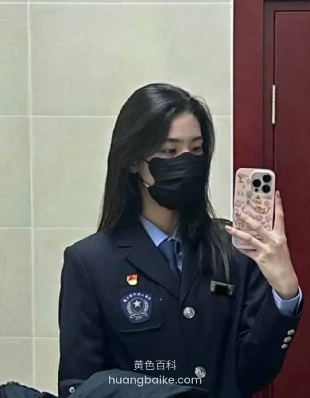 从制服警官沦为富人专属警犬母狗，随意玩弄调教，身材完美叫床超骚，高潮不断让人血脉喷张！