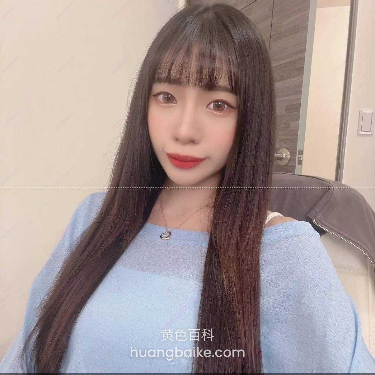 母狗反差女神私密视频，全裸自慰尺度拉满。
