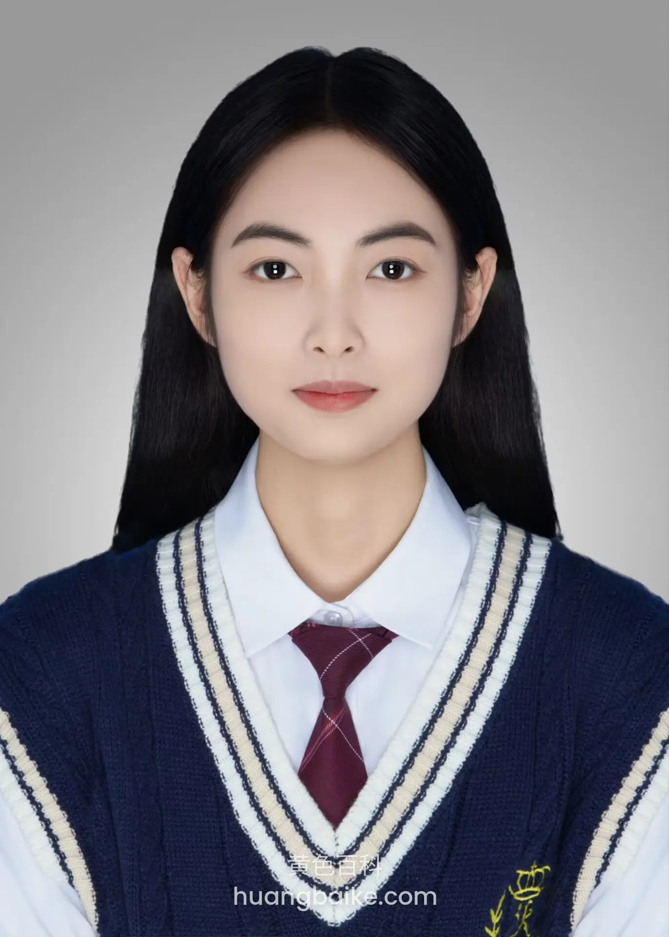 校服女生正对镜头