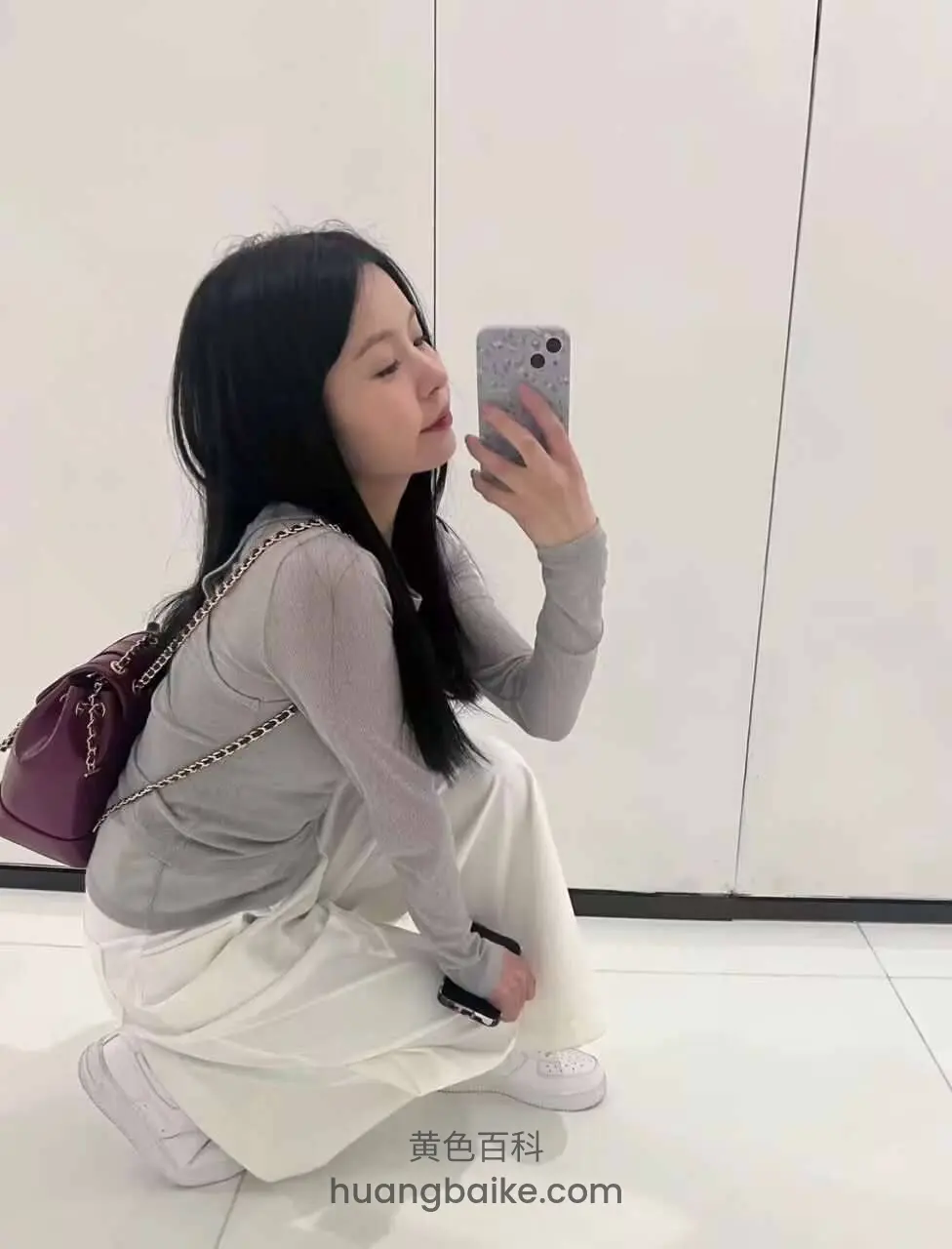 美穴被阿黑颜狠狠操开，子宫口狂喷淫水，彻底沦为对象专属肉便器。