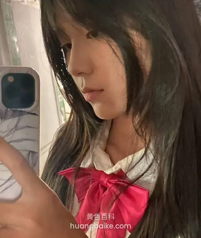 清纯制服甜妹在酒店和炮友温柔口交激情啪啪，做爱唤醒沉睡的M属性~