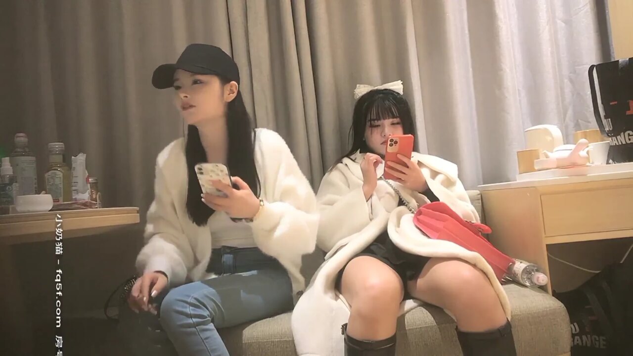 00后甜美御姐，粉嫩身姿，青春魅力永不落幕