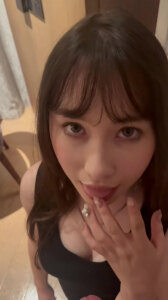 混血女大自拍口交从脸部特写到低角度