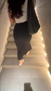 水滴奶少妇巨乳肥臀楼梯扭臀