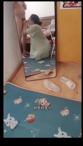 肥臀人妻跪着被小伙从后面猛干