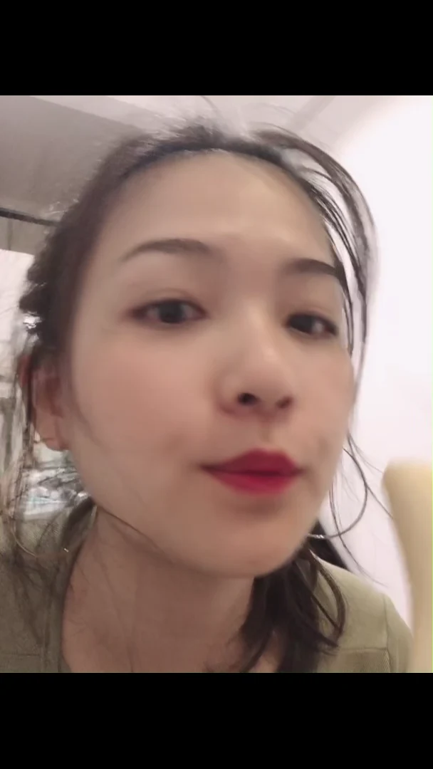 黄发轻熟少妇和纹身男友做爱 露脸口交吞精